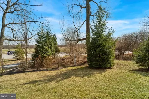 Exterior - 34 Parkview Cir, Wayne, PA 19087 photo 6 of 10