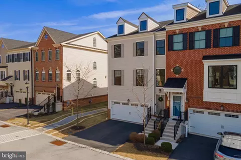 Exterior - 34 Parkview Cir, Wayne, PA 19087 photo 9 of 10