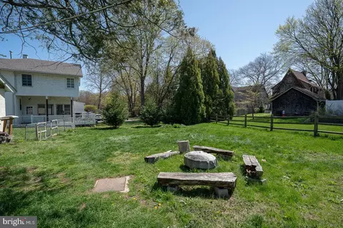 Exterior - 275 Old Eagle School Rd, Wayne, PA 19087 photo 3 of 7