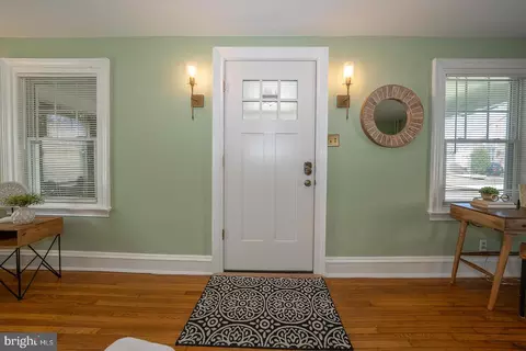 Entry Way - 275 Old Eagle School Rd, Wayne, PA 19087 photo 1 of 14