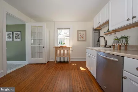 Entry Way - 275 Old Eagle School Rd, Wayne, PA 19087 photo 6 of 14