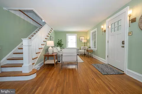 Entry Way - 275 Old Eagle School Rd, Wayne, PA 19087 photo 5 of 14