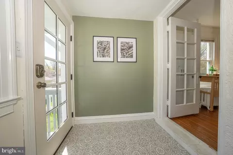 Entry Way - 275 Old Eagle School Rd, Wayne, PA 19087 photo 11 of 14