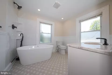 Bath - 275 Old Eagle School Rd, Wayne, PA 19087 photo 3 of 3