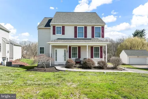 220 Beaumont Dr, Oxford, PA 19363
