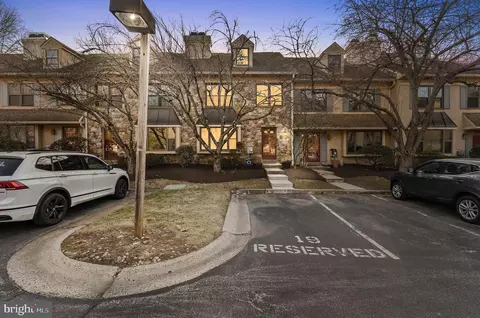 19 Chateau Cir #29, Chesterbrook, PA 19087