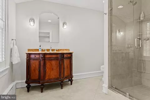Bath - 212 W Valley Rd, Wayne, PA 19087 photo 3 of 5