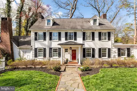 Exterior - 212 W Valley Rd, Wayne, PA 19087 photo 3 of 10