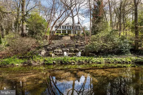 Exterior - 212 W Valley Rd, Wayne, PA 19087 photo 9 of 10