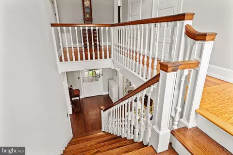 Entry Way - 212 W Valley Rd, Wayne, PA 19087 photo 5 of 6