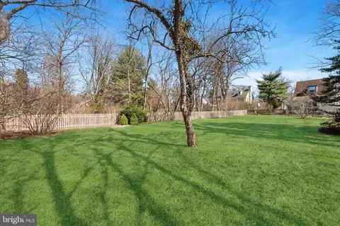 Exterior - 48 Old Eagle School Rd, Wayne, PA 19087 photo 8 of 10