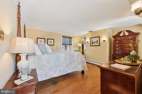 Bedroom - 48 Old Eagle School Rd, Wayne, PA 19087 photo 5 of 7