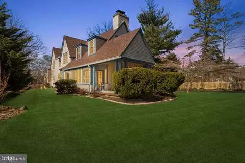 48 Old Eagle School Rd, Wayne, PA 19087