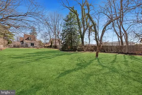 Exterior - 48 Old Eagle School Rd, Wayne, PA 19087 photo 7 of 10