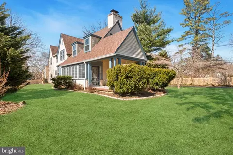 Exterior - 48 Old Eagle School Rd, Wayne, PA 19087 photo 3 of 10