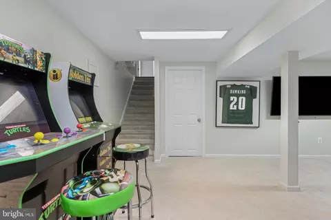 Entry Way - 405 Millhouse Pond Pond, Chesterbrook, PA 19087 photo 11 of 11