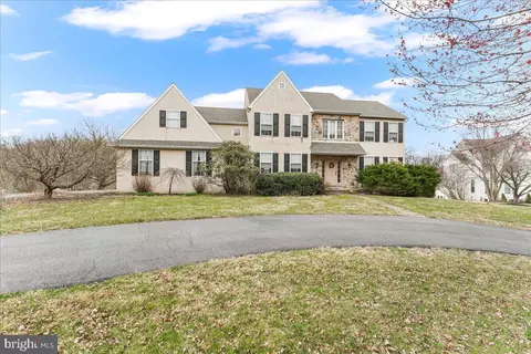 115 Twin Creek Ln, Kennett Square, PA 19348