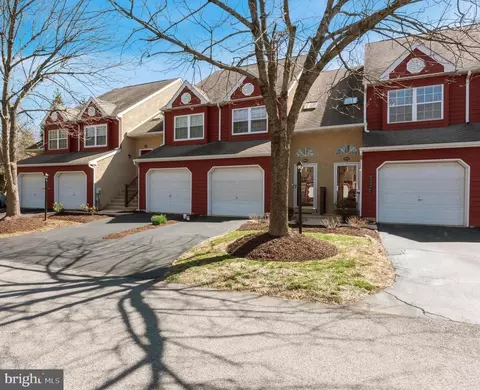 205 Fairfield Ct #205, West Chester, PA 19382