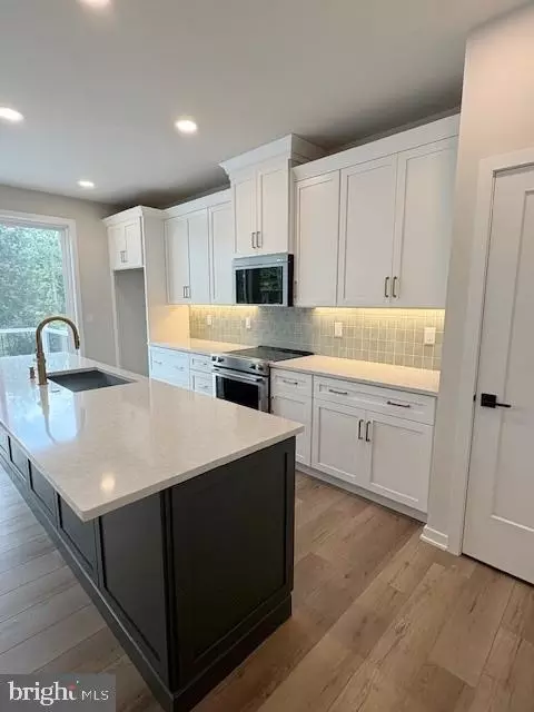 7 Grayson Ln, Downingtown, PA 19335