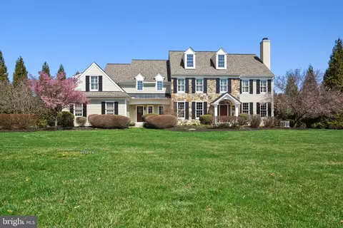 9 Greenbriar Ln, Kennett Square, PA 19348