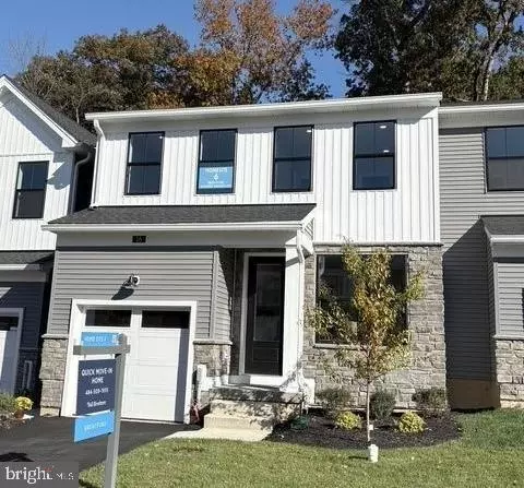 42 Grayson Ln, Downingtown, PA 19335