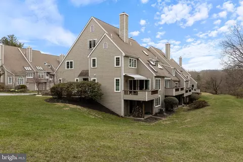 21 Newport Dr, Chesterbrook, PA 19087 photo 9