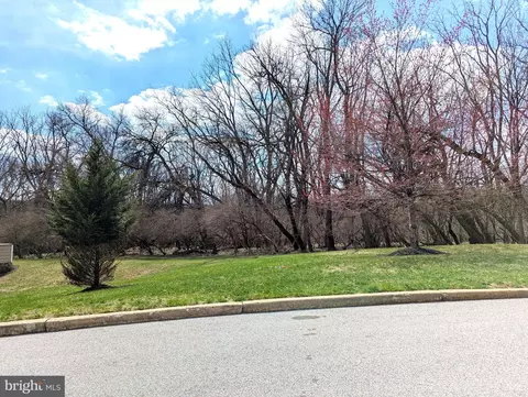 21 Newport Dr, Chesterbrook, PA 19087 photo 25