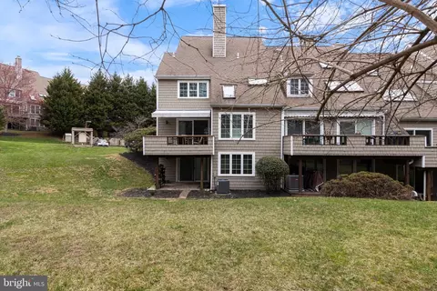 21 Newport Dr, Chesterbrook, PA 19087 photo 12