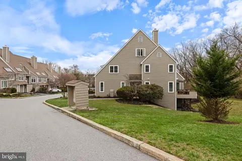 21 Newport Dr, Chesterbrook, PA 19087 photo 7
