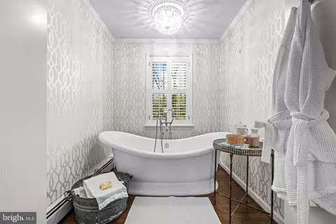Bath - 15 Patriot Cir, Devon, PA 19333 photo 6 of 8