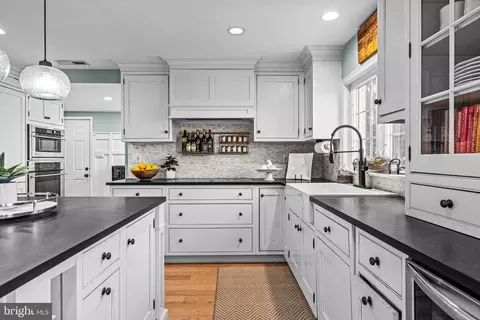Kitchen - 15 Patriot Cir, Devon, PA 19333 photo 1 of 4
