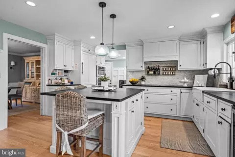 Kitchen - 15 Patriot Cir, Devon, PA 19333 photo 2 of 4