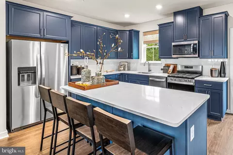 13 Four Leaf Dr, Downingtown, PA 19335
