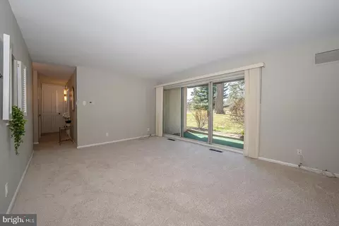 Living - 271 Drummers Ln #271, Wayne, PA 19087 photo 3 of 5