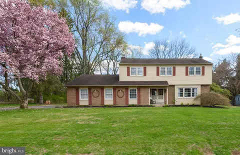 454 Gateswood Dr, West Chester, PA 19380