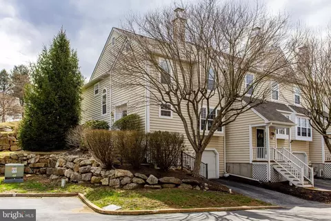 701 Harbour Ridge Ln, Downingtown, PA 19335