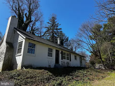 4 Porteous Rd, Berwyn, PA 19312
