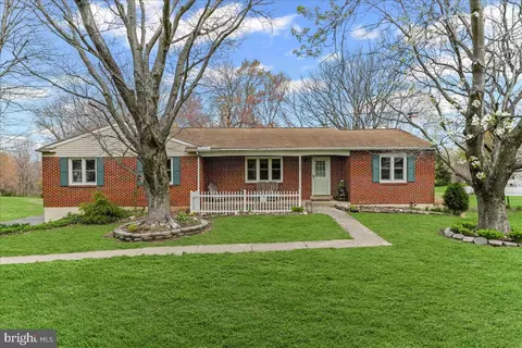 1055 Garden Station Rd, Avondale, PA 19311