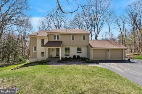 610 Grouse Rd, Malvern, PA 19355