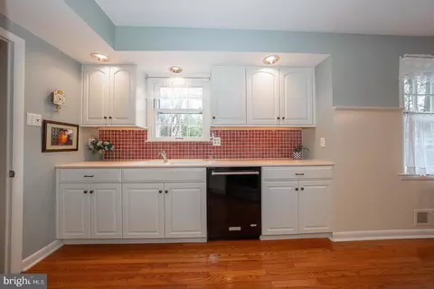 Entry Way - 430 Upper Gulph Rd, Strafford, PA 19087 photo 4 of 6