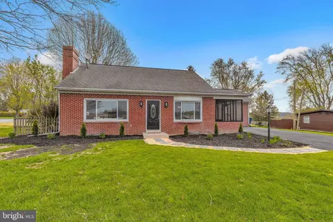 32 Hershey Ln, Parkesburg, PA 19365