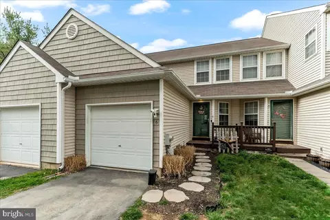 6 Marc Dr, Coatesville, PA 19320