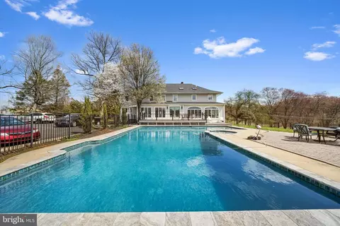 175 Ellicott Rd, Avondale, PA 19311