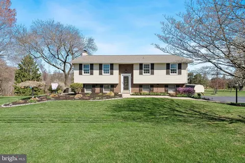 1179 Hilltop Ln, Coatesville, PA 19320