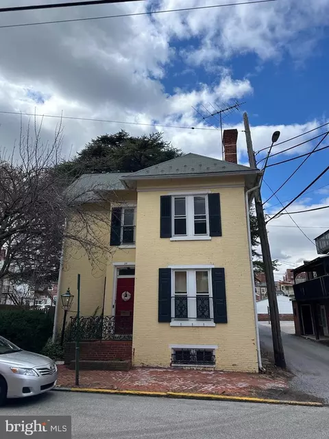 25 W Barnard St, West Chester, PA 19382