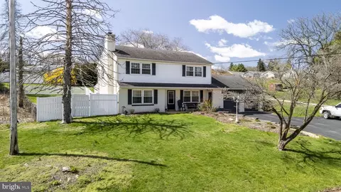 10 Beale Dr, Parkesburg, PA 19365