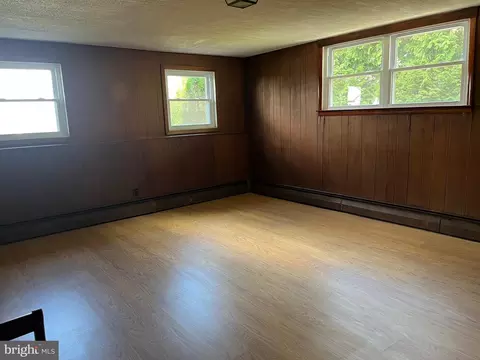 Living - 117 Spring Rd, Malvern, PA 19355 photo 3 of 3