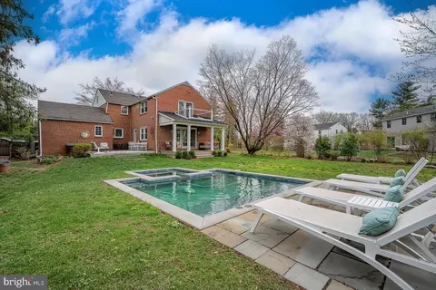 298 Strafford Ave, Wayne, PA 19087