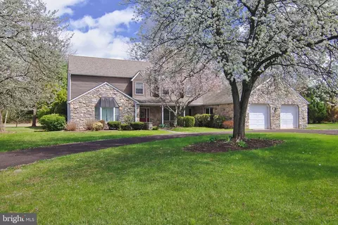 1198 Chestershire Pl, Pottstown, PA 19465