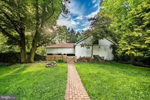 4870 Homeville Rd, Cochranville, PA 19330